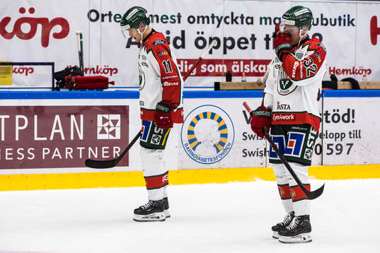 Frölundas Erik Borg och Frölundas Noah Hasa deppar