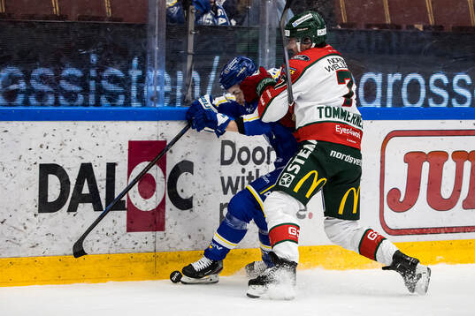 Leksands Oskar Lang och Frölundas Henrik Tömmernes