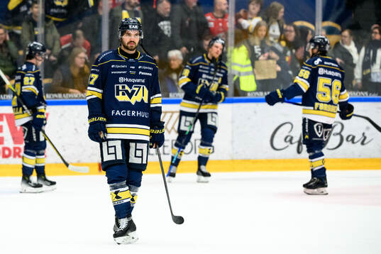 HV71s Oliwer Kaski deppar