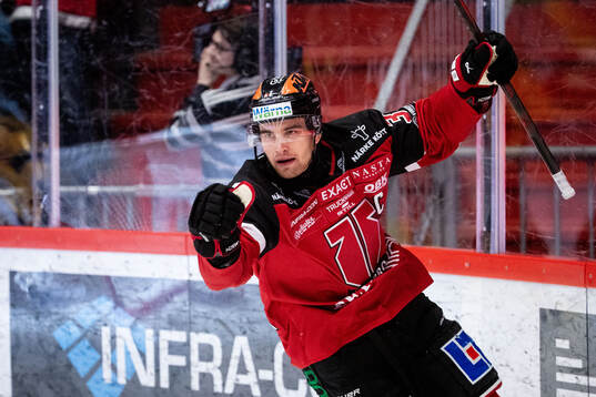Örebros Glenn Gustafsson jublar