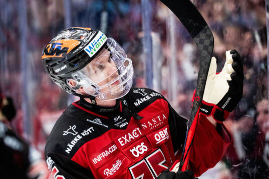 Örebros Gustav Backström jublar