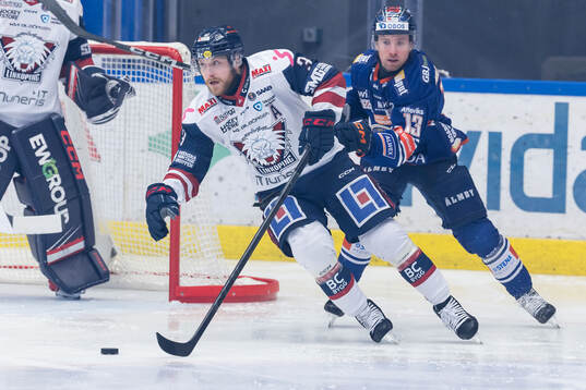 Linköpings Linus Hultström och Växjös Dylan McLaughlin