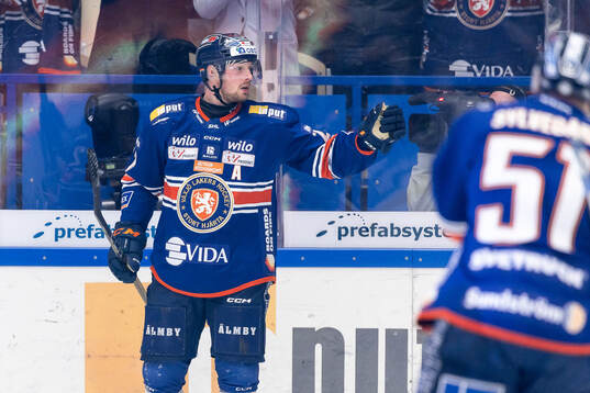 Växjös Martin Lundberg jublar
