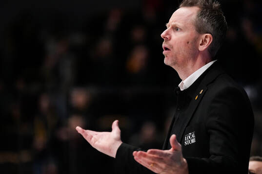 Skellefteås tränare Robert Ohlsson reagerar