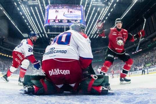 Malmö Redhawks Fredrik Händemark jublar