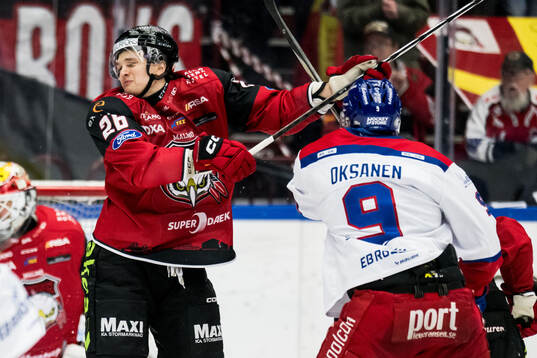 Malmö Redhawks Teemu Kivihalme och Oskarshamns Ahti Oksanen