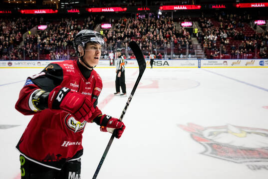 Malmö Redhawks Fredrik Händemark jublar