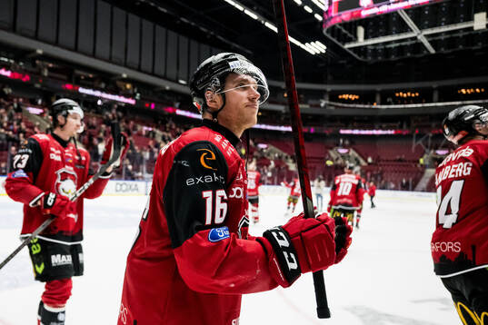 Malmö Redhawks Matias Lassen jublar