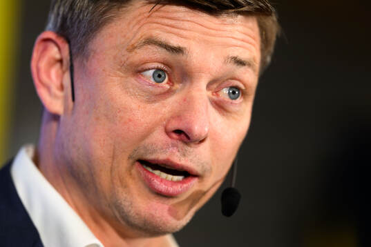 Head coach Jon Dahl Tomasson of the Swedish national