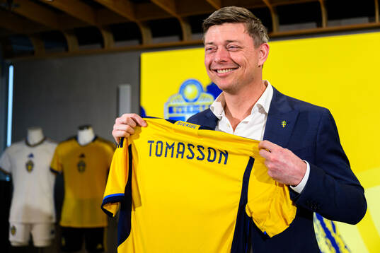 Head coach Jon Dahl Tomasson of the Swedish national