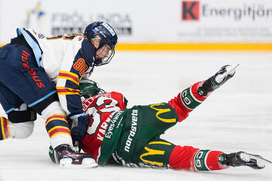 Djurgårdens Selma Tyreskog och Frölundas Michelle Karvinen