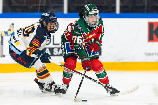 Djurgårdens Nicole Hall och Frölundas Liliane Perreault