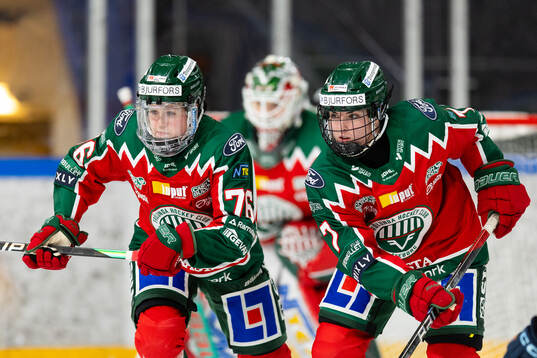 Frölundas Liliane Perreault och Kaitlyn Yearwood