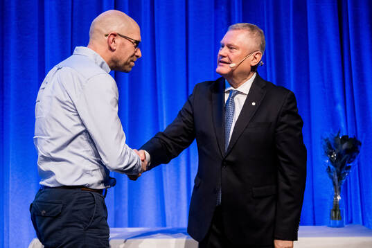 Malmö FFs ordförande Anders Pålsson uppmärksammar