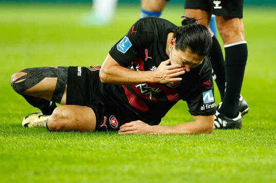 Gue-Sung Cho of Midtjylland in pain