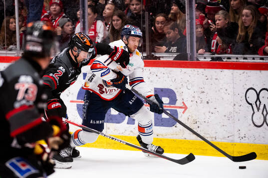 Örebros Rasmus Rissanen och Växjös Kalle Kossila