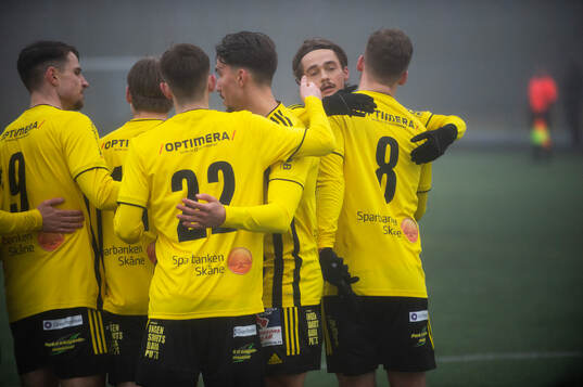 IFK Hässleholms Teddy Bergqvist har gjort 1-0 vilket var