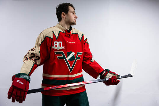 Frölundas Linus Nässen innan ishockeymatchen i SHL mellan
