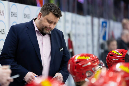 MoDos tränare Mattias Karlin