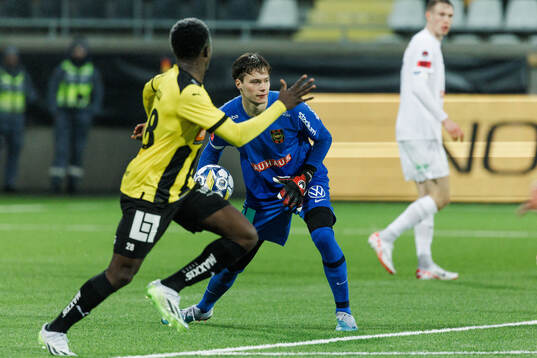 Brommapojkarnas målvakt Filip Sidklev