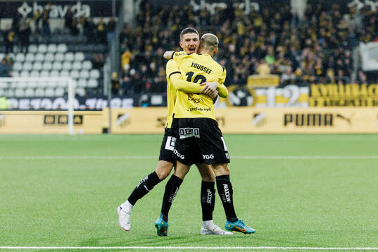 BK Häckens Nikola Zecevic och Srdjan Hrstic jublar