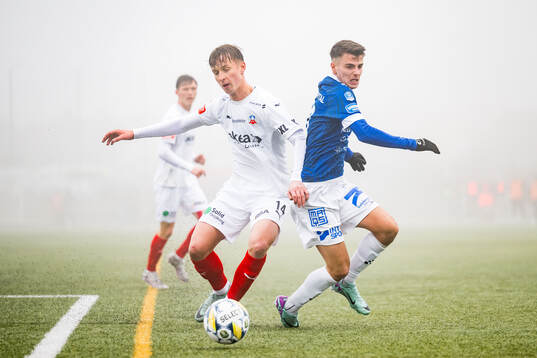 Helsingborgs Lukas Kjellnäs och Trelleborgs Eren Alievski