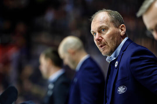 HV71s tränare Johan Lindbom