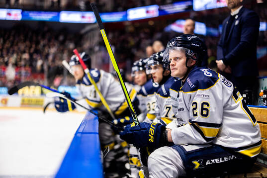 HV71s Tommi Tikka deppar