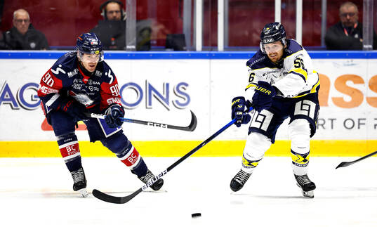 Linköpings Lance Bouma och HV71s Fredrik Forsberg