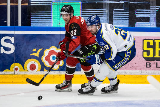 Malmö Redhawks Janne Kuokkanen och Leksands Marek Hrivik