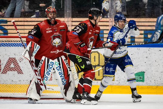 Malmö Redhawks målvakt Daniel Marmenlind och Adam Ollas
