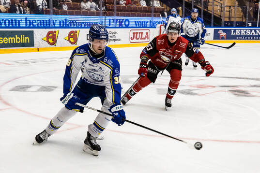 Leksands Olle Alsing och Malmö Redhawks Fredrik Händemark