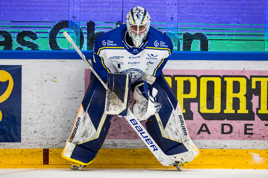 Leksands målvakt Marcus Gidlöf innan ishockeymatchen i