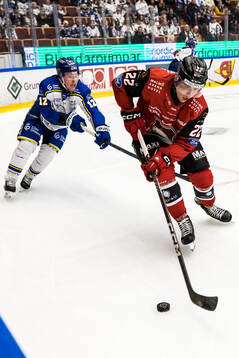 Leksands Kalle Östman och Malmö Redhawks Janne Kuokkanen