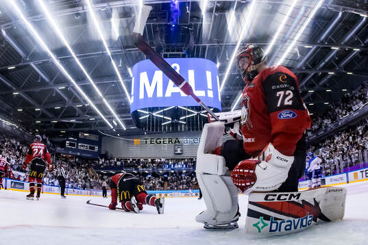 Malmö Redhawks målvakt Daniel Marmenlind deppar