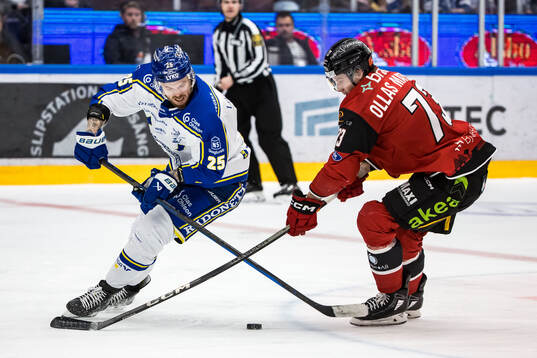 Leksands Lucas Elvenes och Malmö Redhawks Adam Ollas