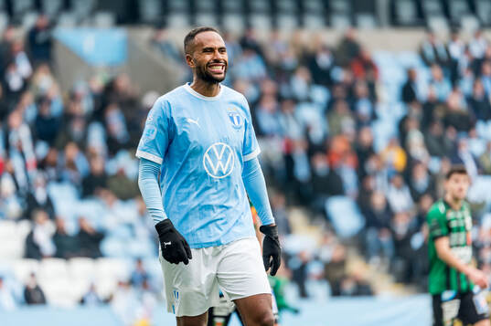 Malmö FFs Isaac Kiese Thelin deppar