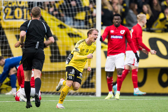 Elfsborgs Simon Hedlund jublar