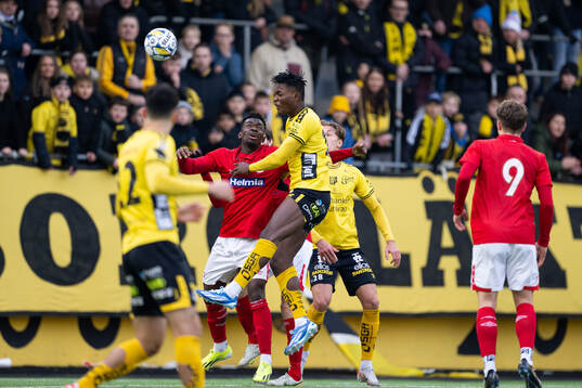 Degerfors Mamadouba Diaby och Elfsborgs Buhari Ibrahim
