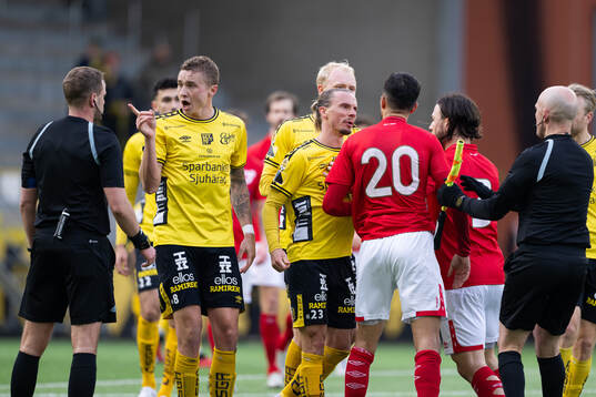 Elfsborgs Sebastian Holmén och Niklas Hult irriterade på