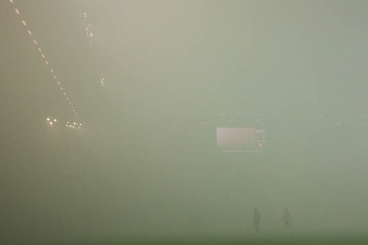 Tele2 Arena fylld med rök från pyroteknik