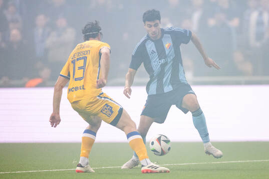 IFK Göteborgs Gustav Svensson och Djurgårdens Deniz Hummet