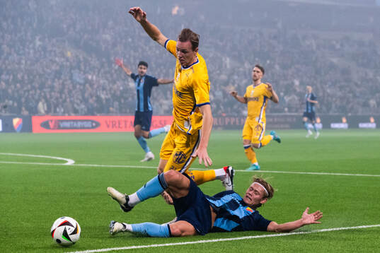 Djurgårdens Tobias Gulliksen och IFK Göteborgs Adam