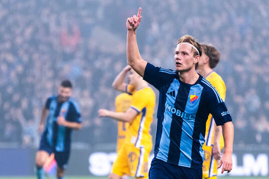 Djurgårdens Tobias Gulliksen jublar