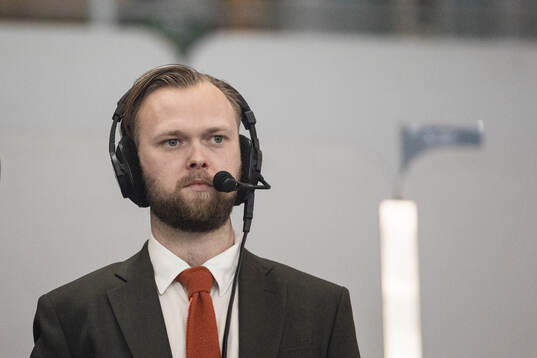 TV4s kommentator Adam Pinthorp