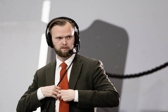 TV4s kommentator Adam Pinthorp