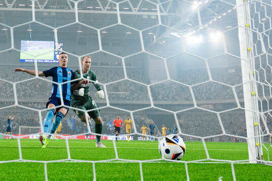 Djurgårdens Haris Radetinac och IFK Göteborgs målvakt