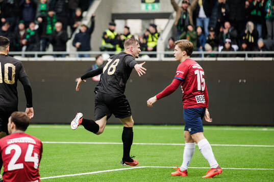 GAISs Alexander Ahl Holmström jublar