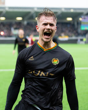 GAIS Alexander Ahl Holmström jublar