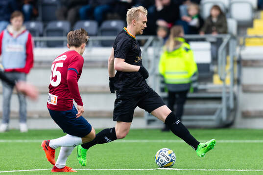 Örgrytes Isak Dahlqvist och GAIS Robin Wendin Thomasson